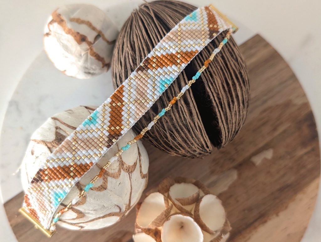 Modèle de bracelet loom, motif géométrique arlequin automnale